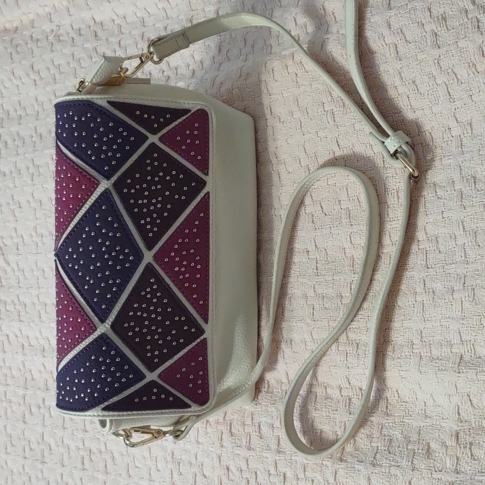 Charming Charlie Crossbody bag, Cream & Purple.